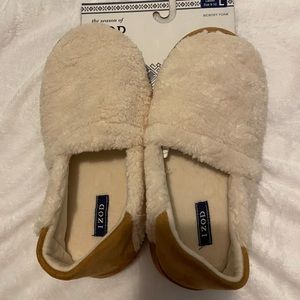 IZOD Sherpa fleece slipper ladies size 9-10 Large